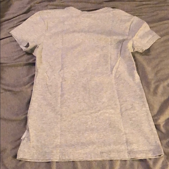 Nike Dri-Fit tee size small: everything you need - Picture 2 of 5